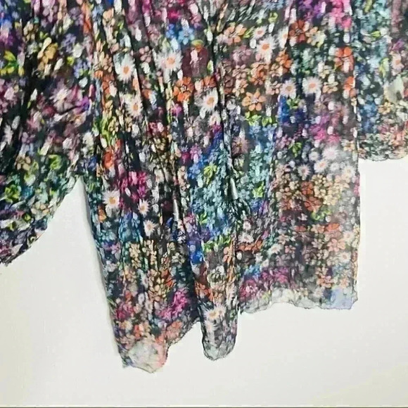 NWT Saylor Anne Button Down Floral Printed Ruffle Blouse in Wildflower Dobby - Picture 7 of 9